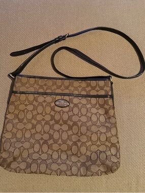 Coach Signature Canvas Crossbody Bag - Brown/Tan